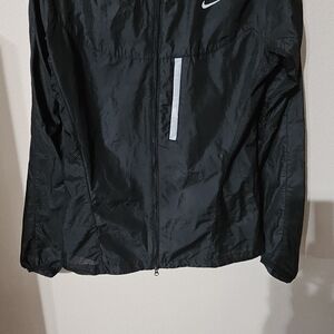 Nike Men's Black Windbreaker Jacket